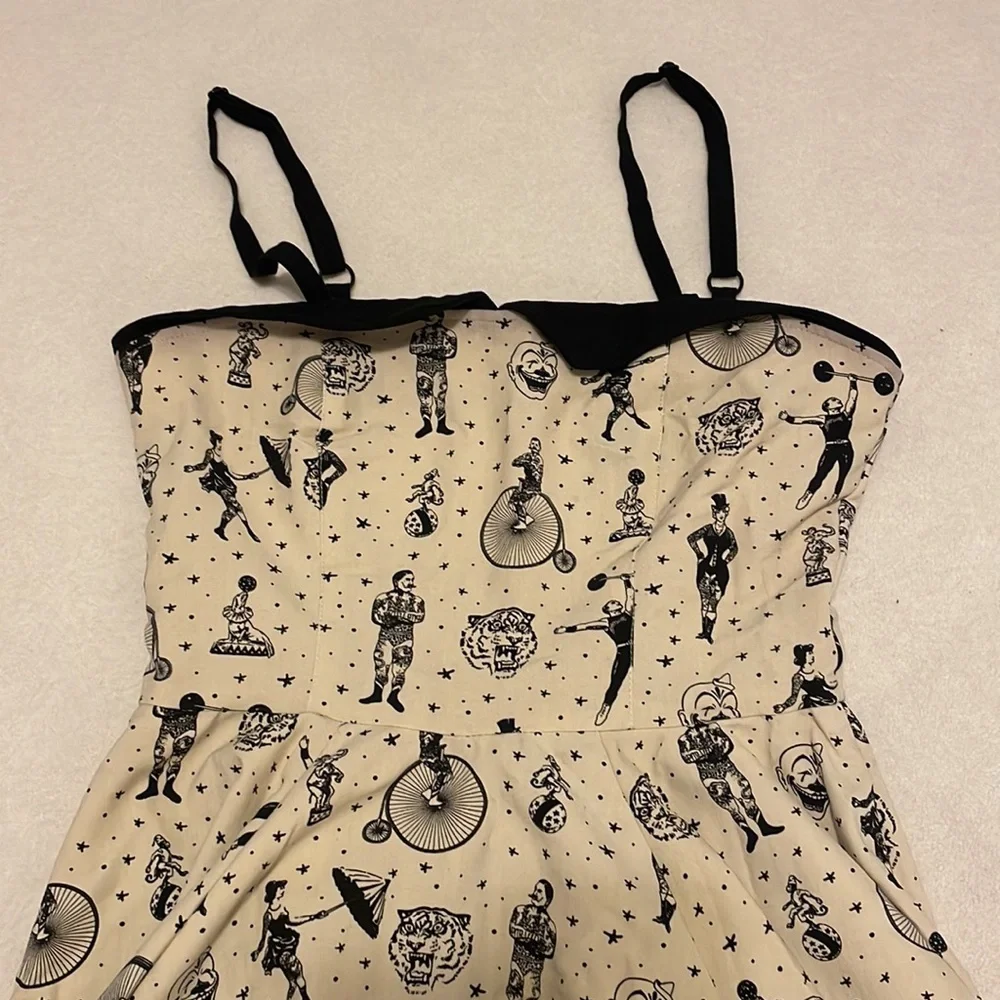 Rock Steady circus swing dress - Picture 4 of 5